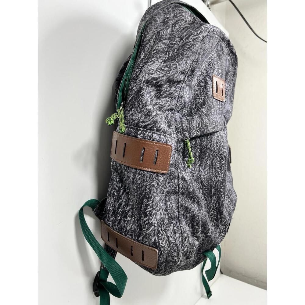Rare— Patagonia Ironwood Backpack Blk/Gray W/ Green 20L Outdoors Camping Hiking - Picture 4 of 9